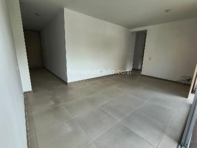Apartamento de 3 alcobas en venta en Sabaneta, Sabaneta, 74 m² · foto 2 de 16