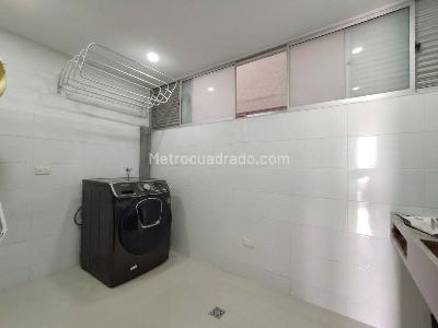 Apartamento de 3 alcobas en venta en El Nogal Los Almendros, Medellín, 168 m² · foto 14 de 15