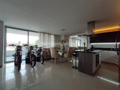 Apartamento de 3 alcobas en venta en El Nogal Los Almendros, Medellín, 168 m² · foto 2 de 15