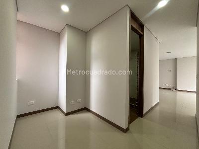 Apartamento de 3 alcobas en arriendo en Cumbres, Envigado, 90 m² · foto 3 de 12