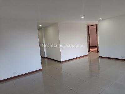 Apartamento de 3 alcobas en venta en El Poblado, Medellín, 140 m² · foto 2 de 9