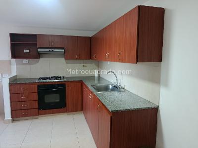 Apartamento de 3 alcobas en venta en El Poblado, Medellín, 140 m² · foto 3 de 9