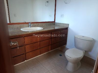 Apartamento de 3 alcobas en venta en El Poblado, Medellín, 140 m² · foto 5 de 9