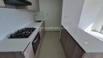 Apartamento en venta en Simon Bolivar, Itagüí · foto 3 de 12