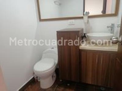 Apartamento de 2 alcobas en arriendo en Laureles, Medellín, 75 m² · foto 10 de 11