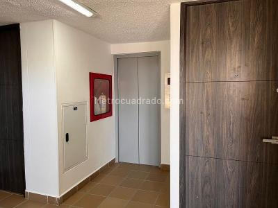 Apartamento de 2 alcobas en venta en Los Colegios, Rionegro, 52 m² · foto 6 de 9