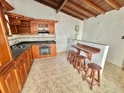 Apartamento de 3 alcobas en venta en Estadio, Medellín, 172 m² · foto 3 de 18