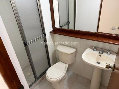 Apartamento de 3 alcobas en venta en El Poblado, Medellín, 80 m² · foto 10 de 11