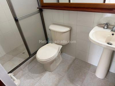 Apartamento de 3 alcobas en venta en El Poblado, Medellín, 80 m² · foto 11 de 11