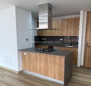 Apartamento de 2 alcobas en arriendo en Los Colores, Medellín, 74 m² · foto 2 de 9
