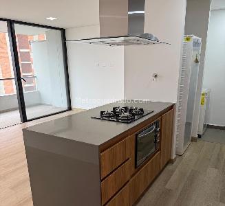 Apartamento de 2 alcobas en arriendo en Los Colores, Medellín, 74 m² · foto 3 de 9