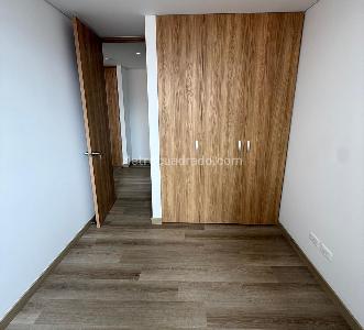 Apartamento de 2 alcobas en arriendo en Los Colores, Medellín, 74 m² · foto 5 de 9