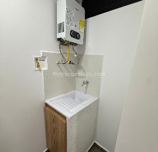 Apartamento de 2 alcobas en arriendo en Los Colores, Medellín, 74 m² · foto 8 de 9