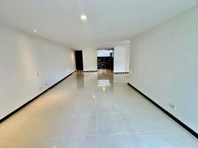 Apartamento en Arriendo, Bosques De Zuniga, Envigado en Bosques De Zuniga