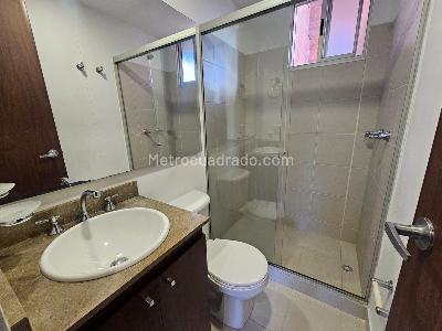 Apartamento de 2 alcobas en arriendo en Envigado, Envigado, 70 m² · foto 10 de 13