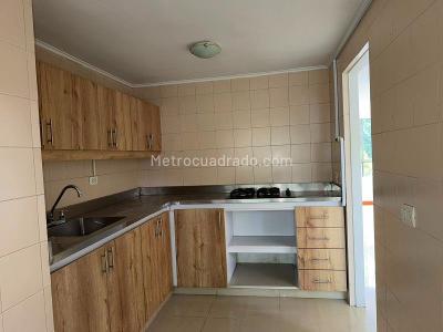 Apartamento de 3 alcobas en venta en El Poblado, Medellín, 86 m² · foto 3 de 8