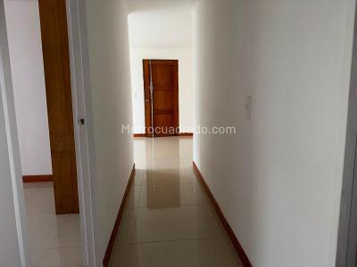 Apartamento de 3 alcobas en venta en El Poblado, Medellín, 86 m² · foto 5 de 8