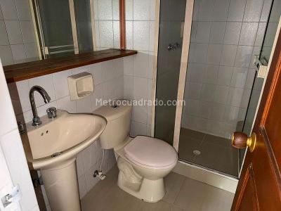 Apartamento de 3 alcobas en venta en El Poblado, Medellín, 86 m² · foto 7 de 8