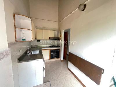 Apartamento de 3 alcobas en arriendo en Altamira, Medellín · foto 3 de 14