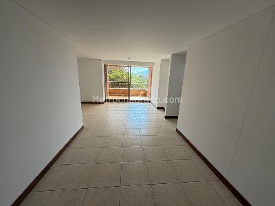 Apartamento de 3 alcobas en arriendo en El Poblado, Medellín, 127 m² · foto 2 de 14