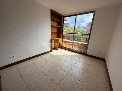 Apartamento de 3 alcobas en arriendo en El Poblado, Medellín, 127 m² · foto 6 de 14