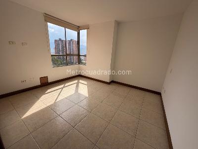 Apartamento de 3 alcobas en arriendo en El Poblado, Medellín, 127 m² · foto 8 de 14