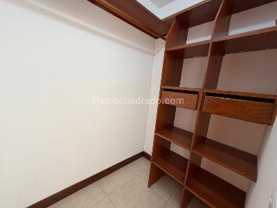Apartamento de 3 alcobas en arriendo en El Poblado, Medellín, 127 m² · foto 9 de 14