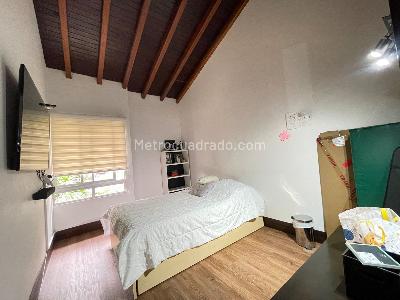 Casa de 4 alcobas en venta en Aves Maria, Sabaneta, 470 m² · foto 13 de 20