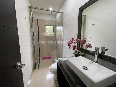Casa de 4 alcobas en venta en Aves Maria, Sabaneta, 470 m² · foto 16 de 20