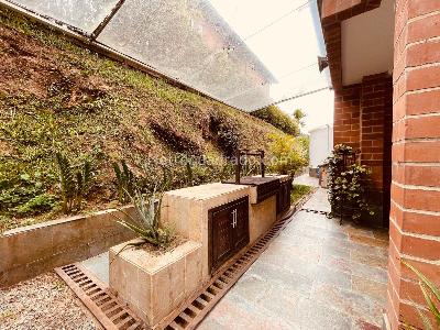 Casa de 4 alcobas en venta en Aves Maria, Sabaneta, 470 m² · foto 17 de 20