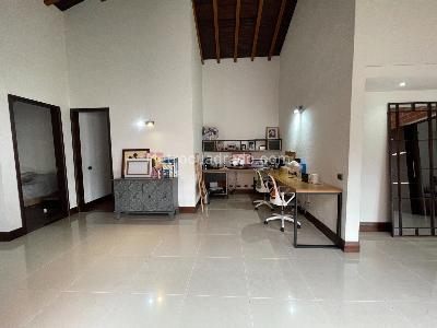 Casa de 4 alcobas en venta en Aves Maria, Sabaneta, 470 m² · foto 4 de 20