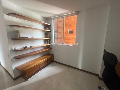 Apartamento de 3 alcobas en arriendo en Castropol, Medellín, 116 m² · foto 4 de 15
