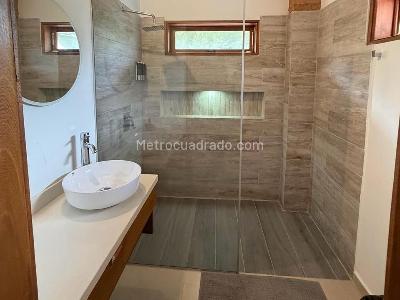 Casa de 3 alcobas en arriendo en Las Antillas, Envigado, 500 m² · foto 12 de 17