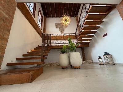 Casa de 3 alcobas en arriendo en Las Antillas, Envigado, 500 m² · foto 2 de 17