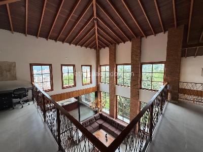 Casa de 3 alcobas en arriendo en Las Antillas, Envigado, 500 m² · foto 4 de 17