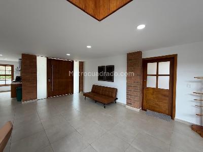 Casa de 3 alcobas en arriendo en Las Antillas, Envigado, 500 m² · foto 5 de 17