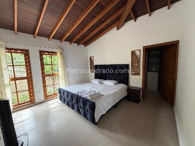Casa de 3 alcobas en arriendo en Las Antillas, Envigado, 500 m² · foto 8 de 17