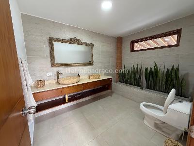 Casa de 3 alcobas en arriendo en Las Antillas, Envigado, 500 m² · foto 9 de 17