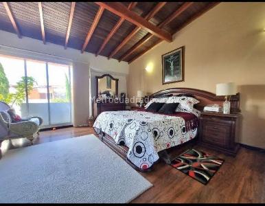 Casa en venta en Loma Del Esmeraldal, Envigado · foto 7 de 19