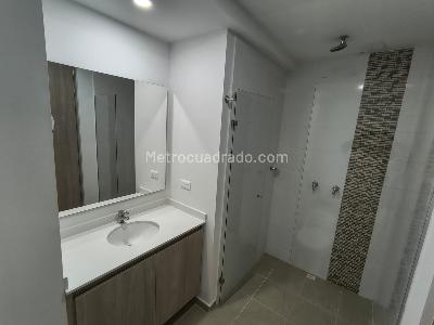 Apartamento de 3 alcobas en venta en Envigado, Envigado, 73 m² · foto 12 de 16