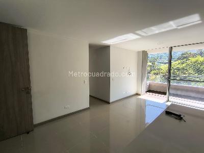 Apartamento de 3 alcobas en venta en Envigado, Envigado, 73 m² · foto 2 de 16