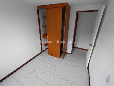 Apartamento de 3 alcobas en arriendo en Sevilla, Medellín, 58 m² · foto 2 de 7