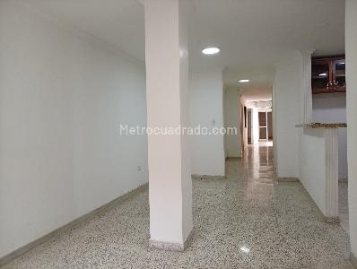 Apartamento de 5 alcobas en venta en Ferrini, Medellín, 223 m² · foto 1 de 19