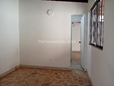 Apartamento de 5 alcobas en venta en Ferrini, Medellín, 223 m² · foto 9 de 19