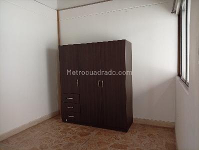Apartamento de 5 alcobas en venta en Ferrini, Medellín, 223 m² · foto 11 de 19