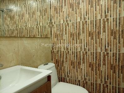 Apartamento de 5 alcobas en venta en Ferrini, Medellín, 223 m² · foto 14 de 19