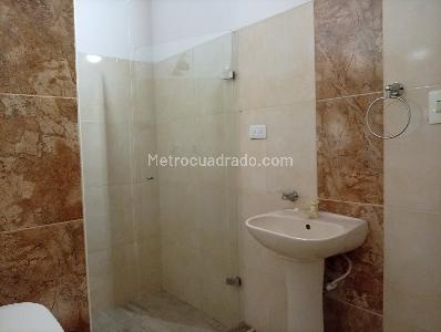 Apartamento de 5 alcobas en venta en Ferrini, Medellín, 223 m² · foto 15 de 19