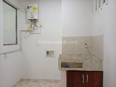 Apartamento de 5 alcobas en venta en Ferrini, Medellín, 223 m² · foto 16 de 19