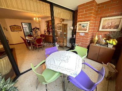 Apartamento de 4 alcobas en arriendo en Laureles, Medellín, 130 m² · foto 5 de 15