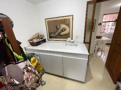 Apartamento de 4 alcobas en arriendo en Laureles, Medellín, 130 m² · foto 8 de 15